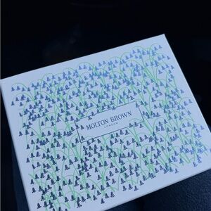 Molton Brown Bluebell & Wild Strawberry Set